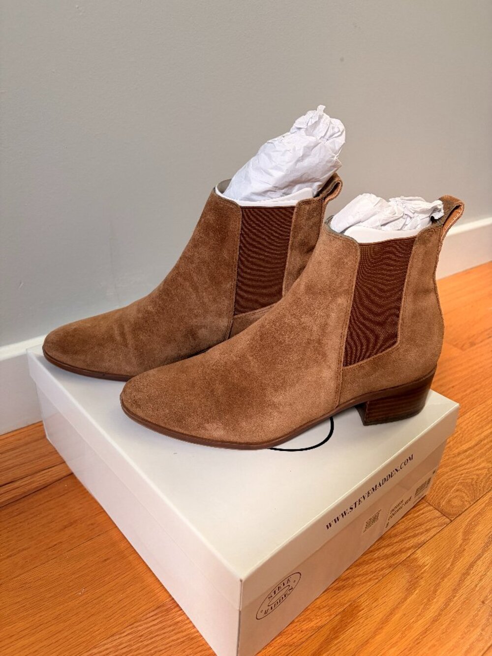 Steve Madden | Dover Cognac Suede Chelsea Boot